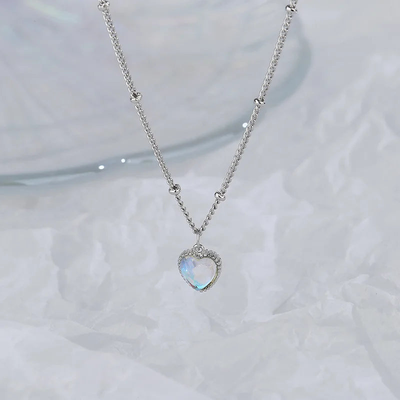 Collier avec Pendentif Coeur Fertilité Pierre de Lune chaîne avec perles