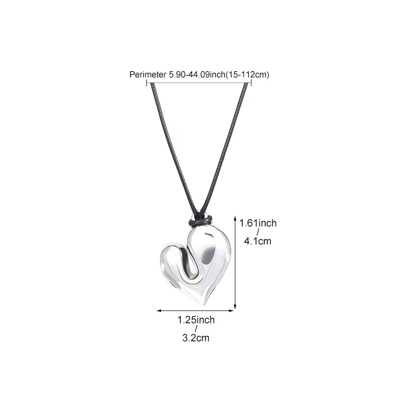 Collier en Lacet avec Pendentif Coeur
