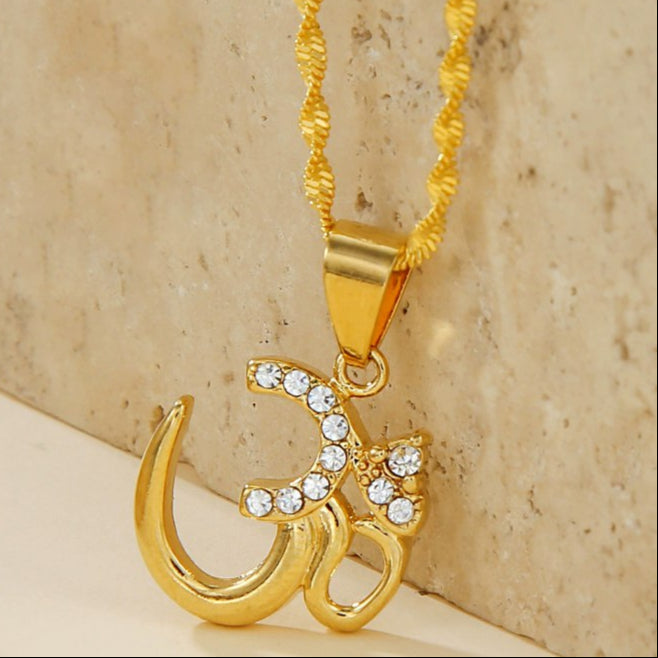 Om gouden boeddhistische ketting
