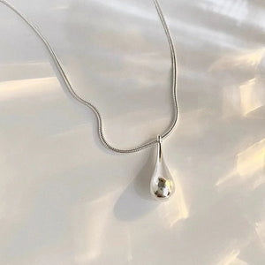 Collier Pendentif Fine Goutte d'Eau Argentée