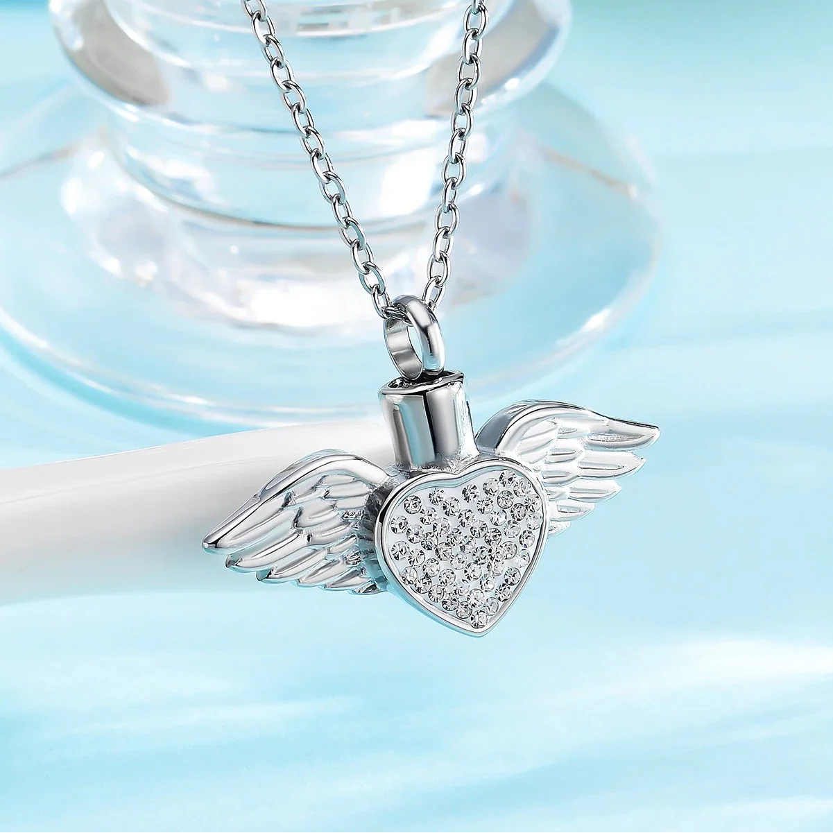 Urnenketting met hanger in de vorm van engelenvleugels