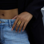 Brede ring met engelenvleugels