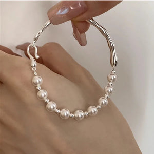 Bracelet Gourmette avec de Belles Perles Blanches