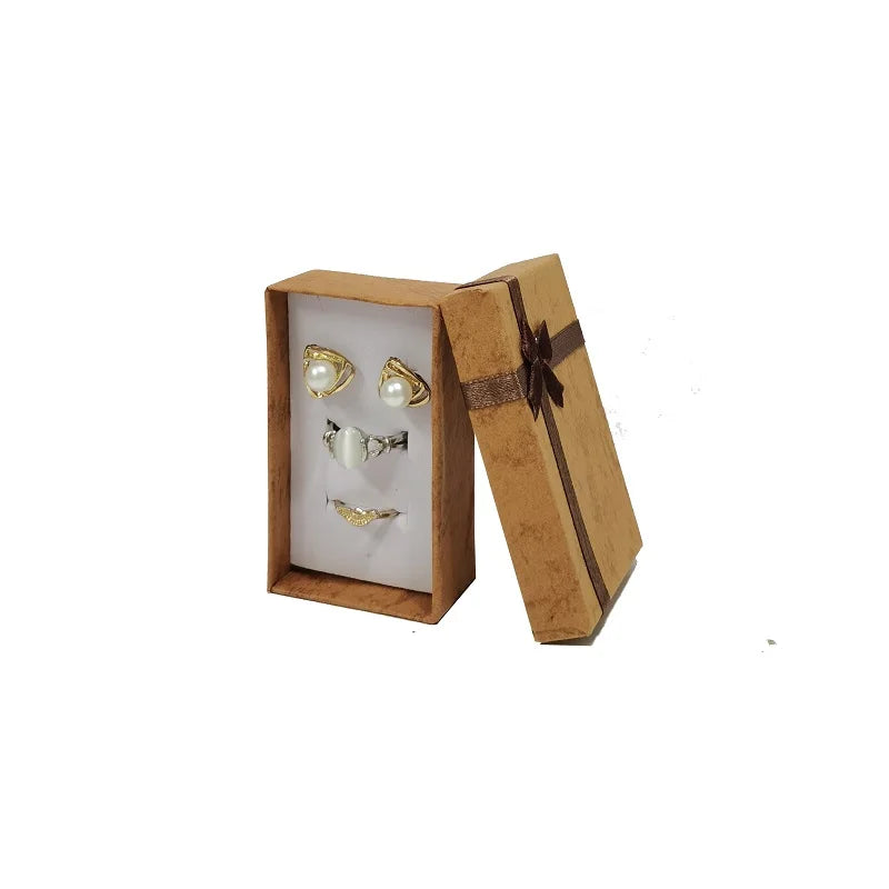 Doos voor 3 tot 4 sieraden 