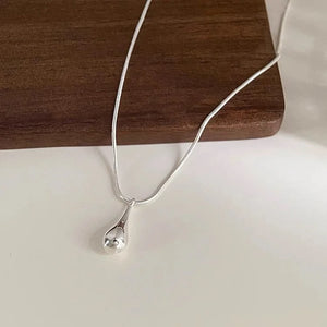 Collier Pendentif Fine Goutte d'Eau Argentée