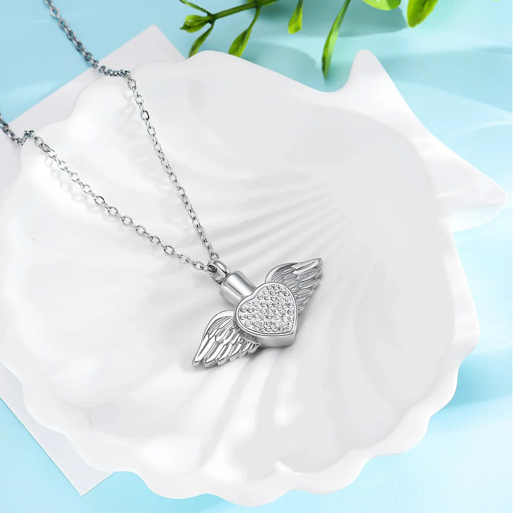 Urnenketting met hanger in de vorm van engelenvleugels