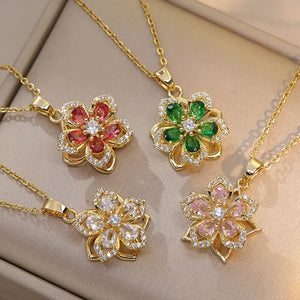 Collier Pendentif Fleur 5 Pétales en Zircon b