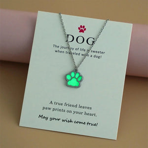 Collier Pendentif Patte de Chien vert