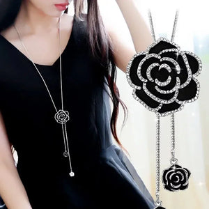 Long Collier Pendentif Grosse Fleur Noire