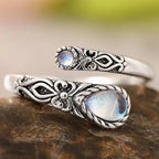 Verstelbare ring met verouderde look en twee maanstenen