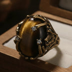 Verstelbare goudkleurige ring met tijgeroogsteen in vintage stijl