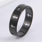 Ring met opengewerkte zwarte kruis