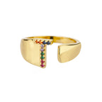 Brede gepersonaliseerde ring met regenbooginitiaal t