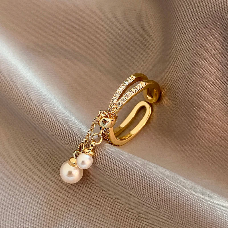 Ring met hangende parels