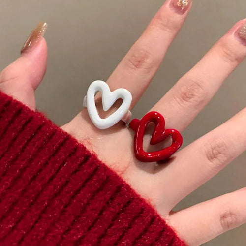 Ring met wit geëmailleerd hart