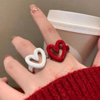 Ring met rood geëmailleerd hart