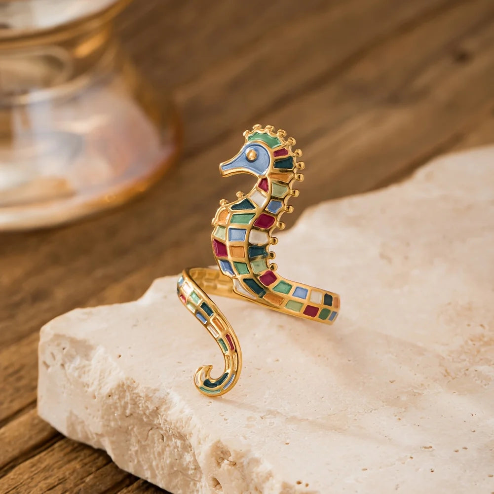 Multikleurige zeepaardje schelp ring