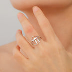 Holle ring met het Joodse levenssymbool Chai in zilver