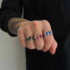 Open ring met dubbele sterren in retro streetwearstijl rood
