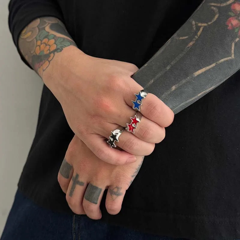 Open ring met dubbele sterren in retro streetwearstijl