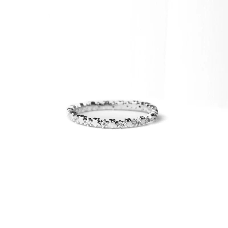 Fijne ring met sterren en fonkelende strass