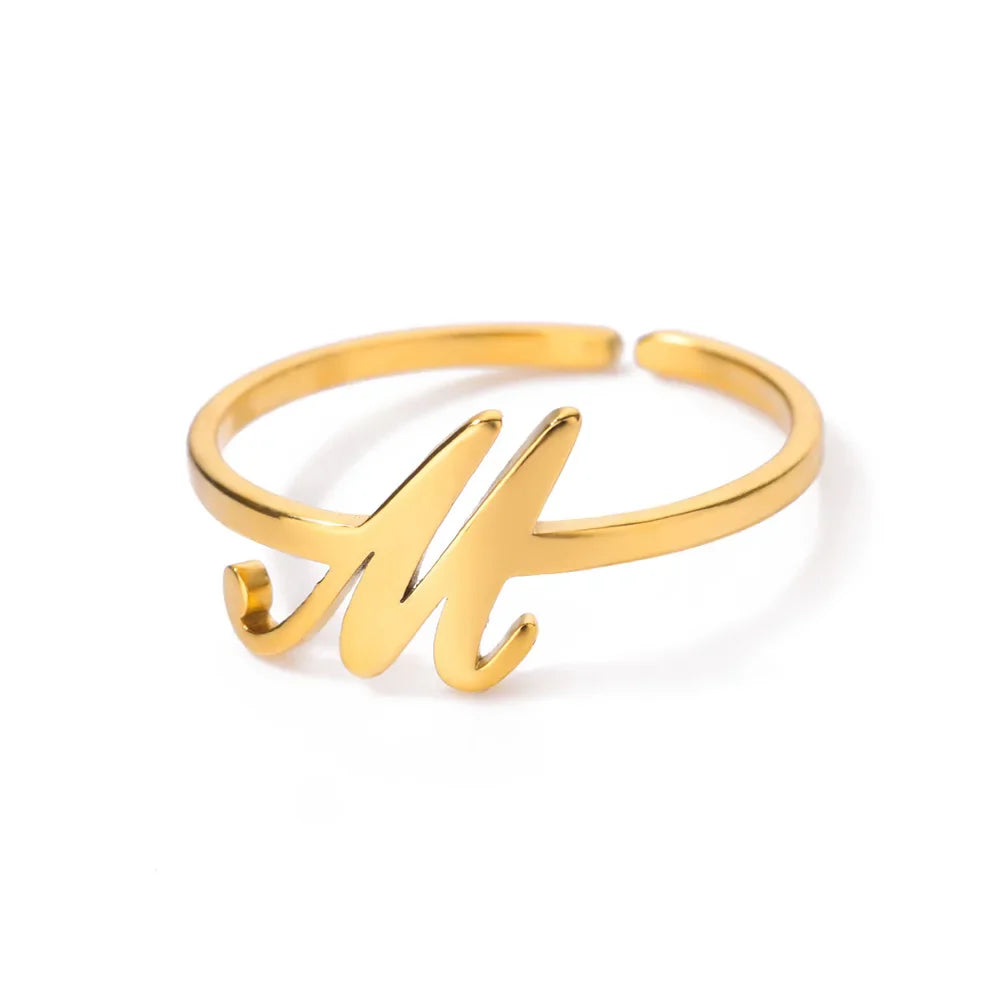 Fijne gepersonaliseerde ring met initiaal m