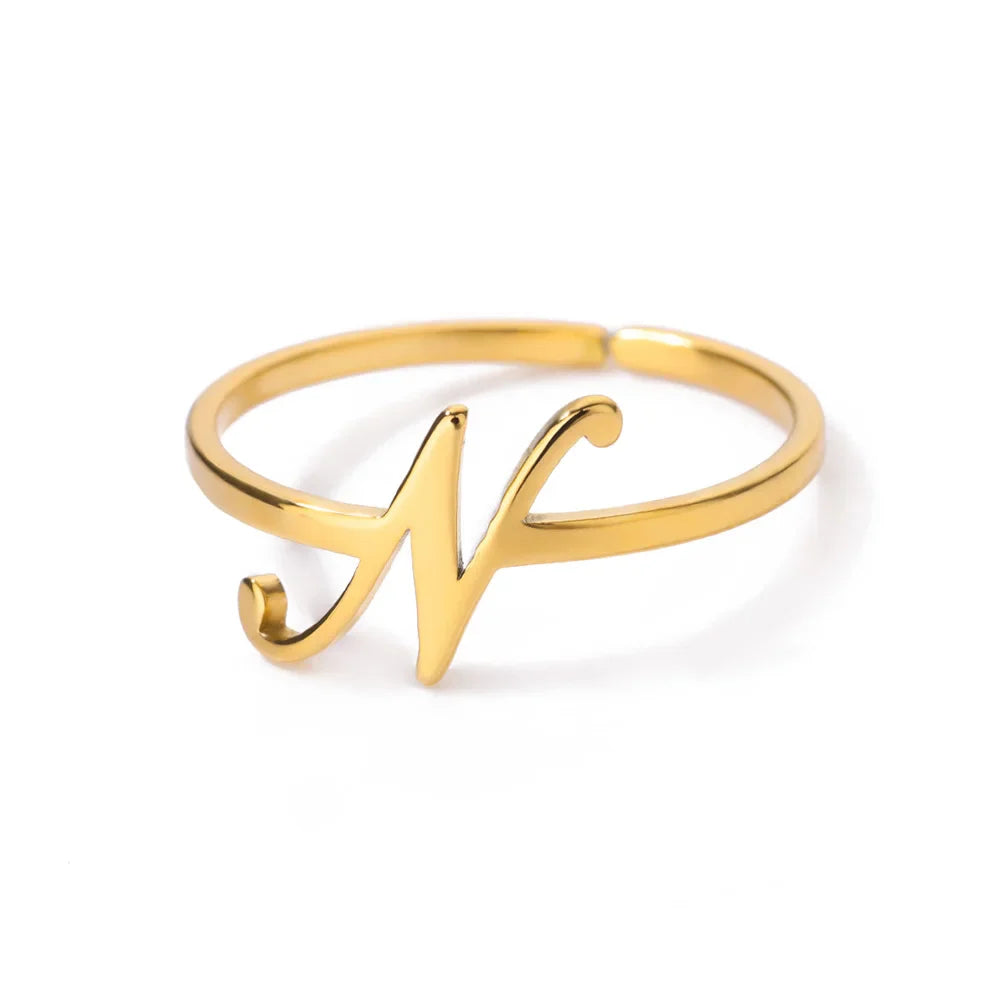 Fijne gepersonaliseerde ring met initiaal n