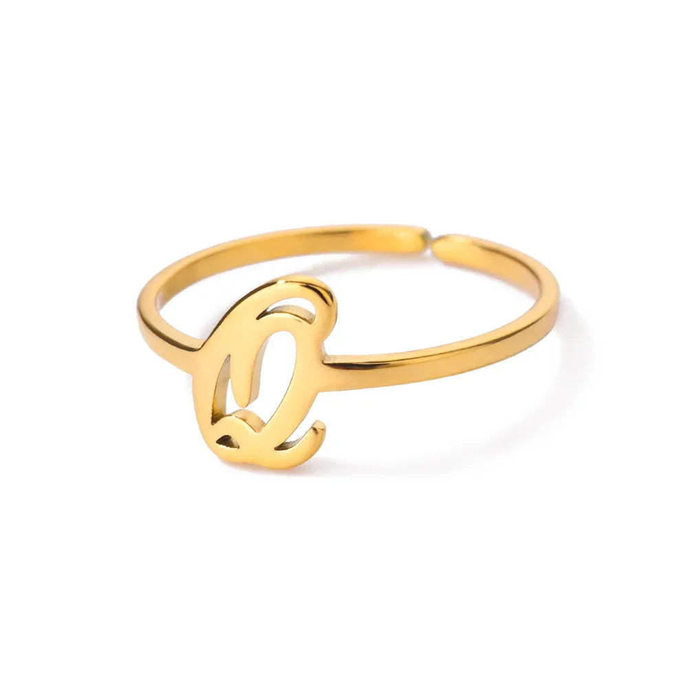 Fijne gepersonaliseerde ring met initiaal q