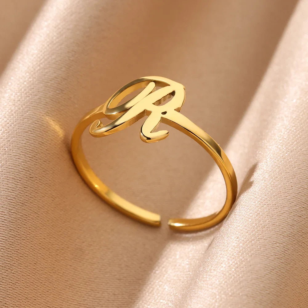 Fijne gepersonaliseerde ring met initiaal
