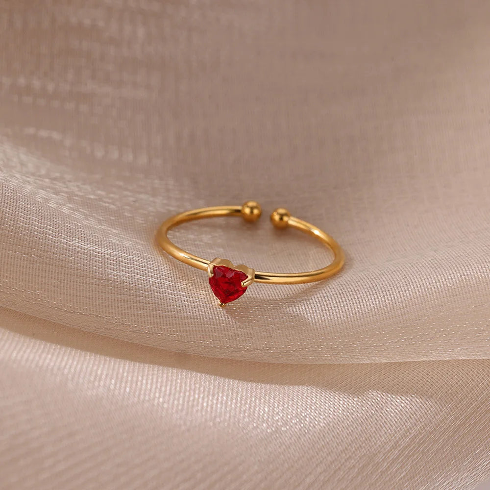 Fijne vergulde ring met hartvormige geboortesteen