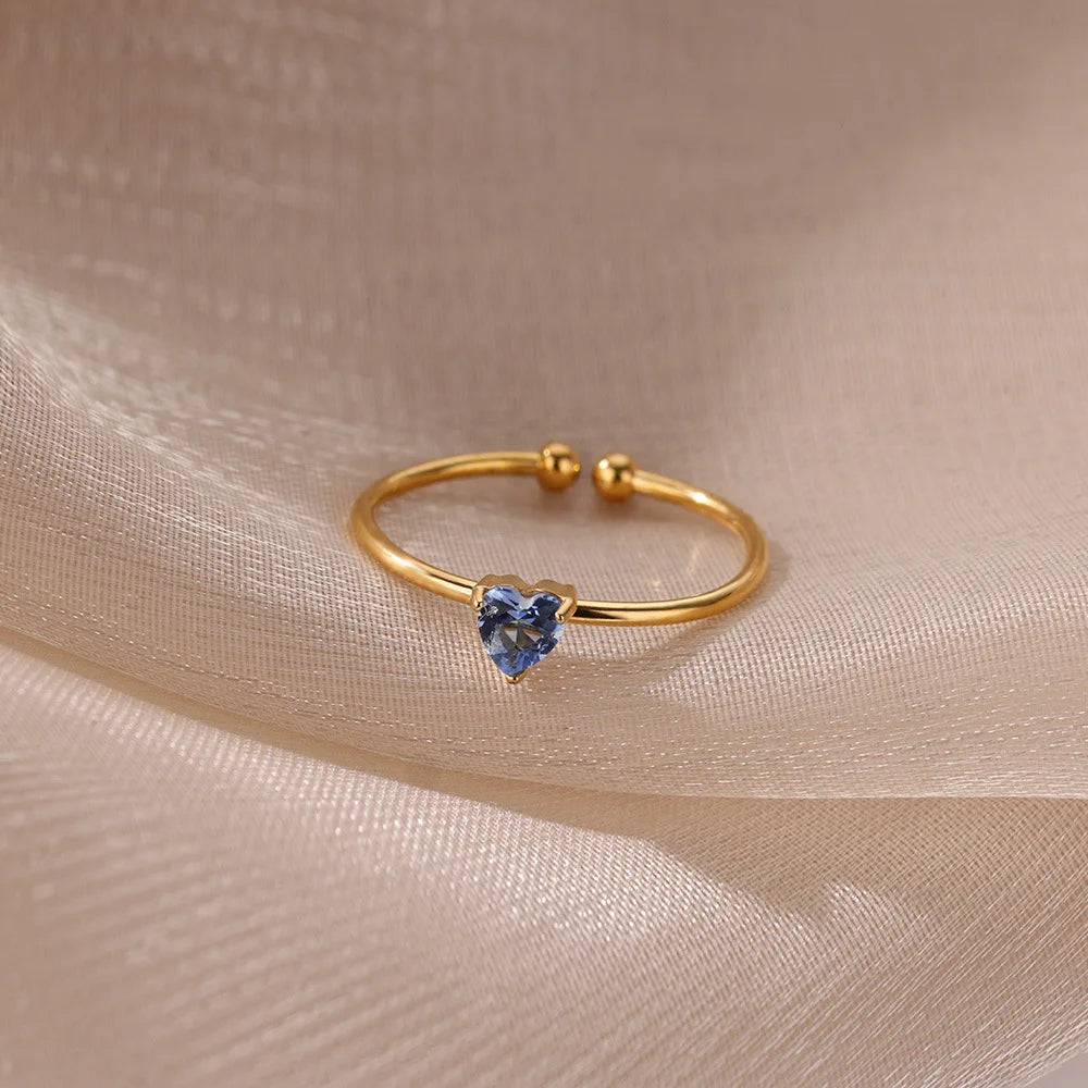 Fijne vergulde ring met hartvormige geboortesteen
