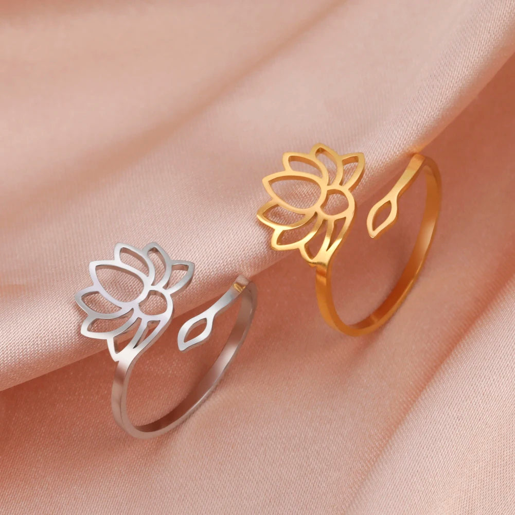 Daylight Enchanted Lotus ceramic ring | De Beers | The Jewellery Editor Daylight Enchanted Lotus ceramic ring | De Beers | The Jewellery Editor