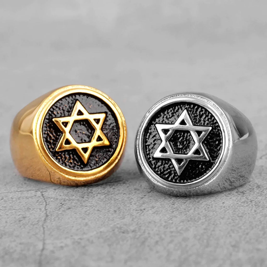 Gegraveerde ring met de <span data-glossary-id="etoile-de-david">Davidster</span>, joods symbool, zilver