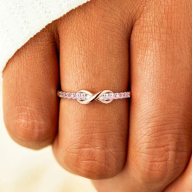 Infinity-ring eeuwige belofte en fonkelende kristallen roségoud en zilver