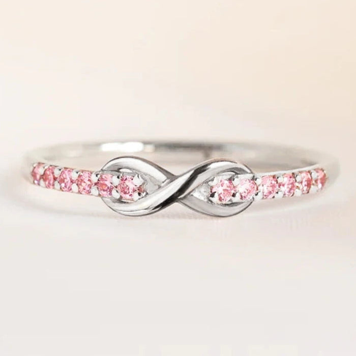 Infinity-ring eeuwige belofte en fonkelende kristallen zilver