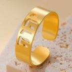 Brede ring met Joodse Hebreeuwse gravure in goud