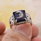 Brede gesculpteerde ring met halve maan in mystieke stijl