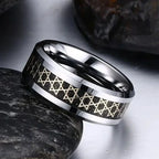 Brede herenring met <span data-glossary-id="etoiles-de-david">Davidsterren</span> joods symbool zwart