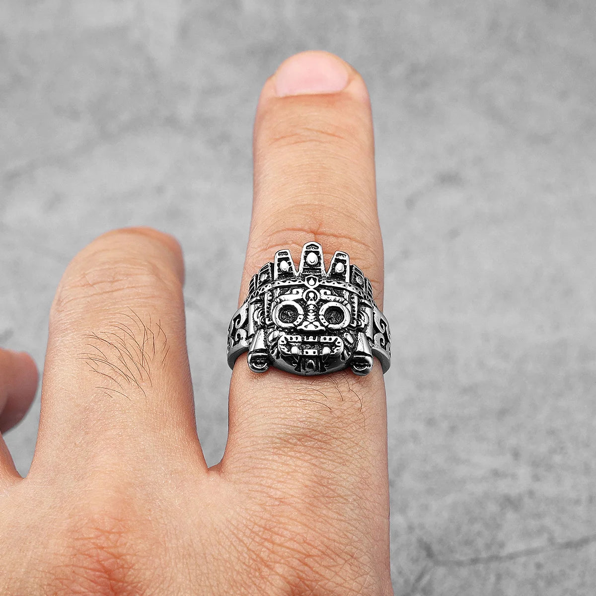 Ring met Azteeks maskertotem met doodshoofd in etnische stijl