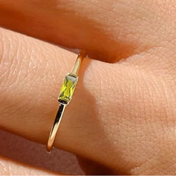 Minimalistische ring met rechthoekige geboortesteen voor vrouwen