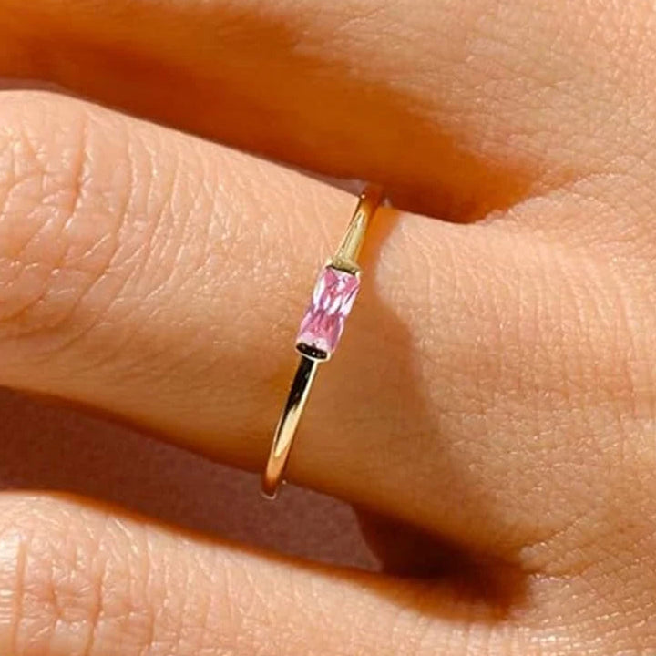 Minimalistische ring met rechthoekige geboortesteen voor vrouwen