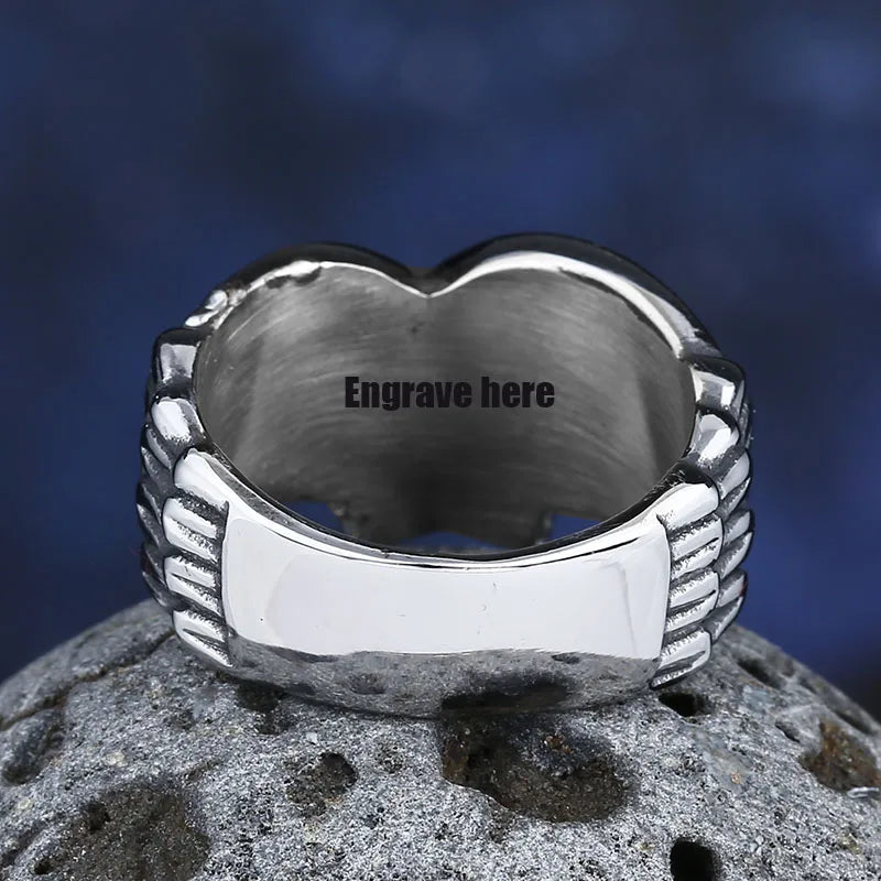 Ring met verweerd veermotief