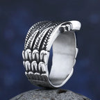 Ring met verweerd veermotief