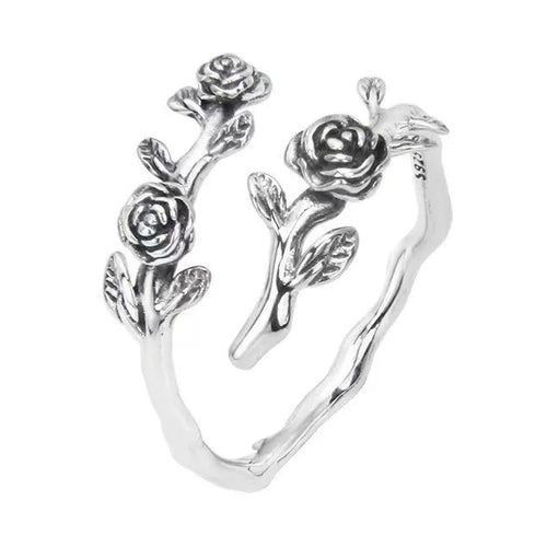Ring versierd met ineengestrengelde rozen antiekzilver