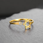 Open ring met de symbolische Joodse <span data-glossary-id="star-of-david">Davidster</span> in goud