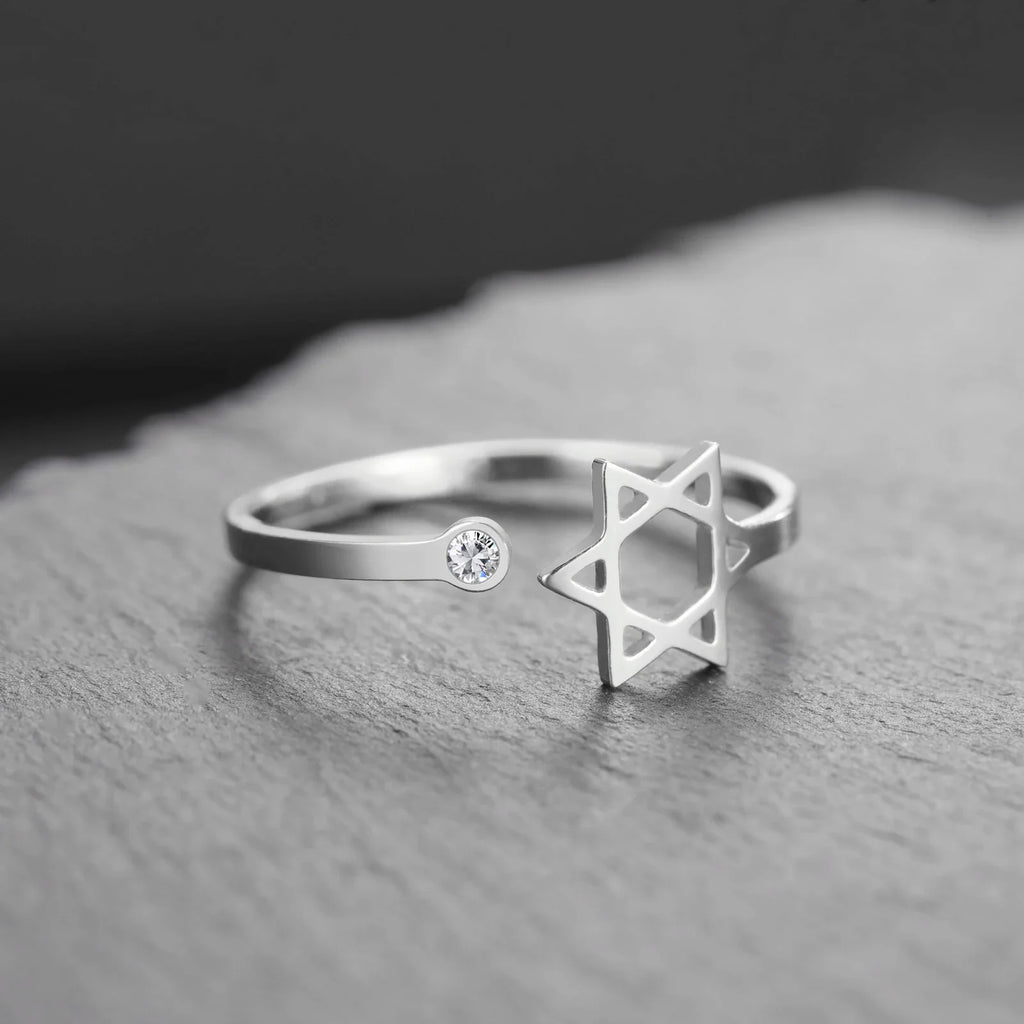 Open ring met de symbolische Joodse <span data-glossary-id="star-of-david">Davidster</span> in zilver