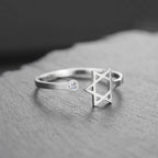 Open ring met de symbolische Joodse <span data-glossary-id="star-of-david">Davidster</span> in zilver