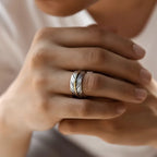 Open ring in de vorm van een veer