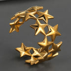 Open ring bedekt met sterren 