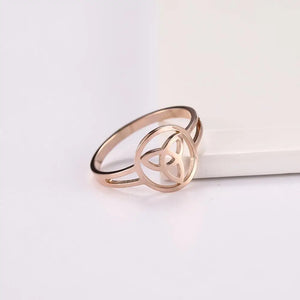 Bague Triquetra Noeud de la Trinité Irlandais or rose